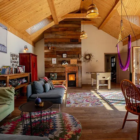 Holiday home Lotna Pszczola Dom Przy Strumyku Z Balia Pod Gwiazdami