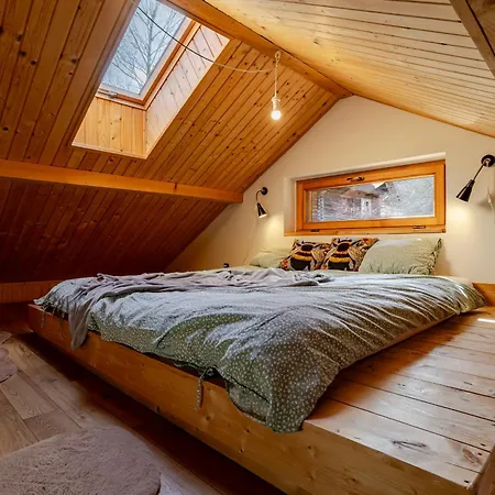 Holiday home Lotna Pszczola Dom Przy Strumyku Z Balia Pod Gwiazdami *